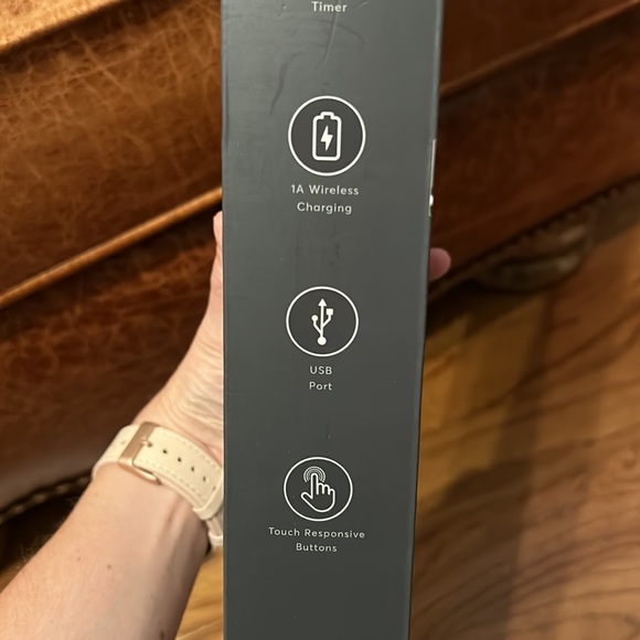 Wireless Charging LED Lamp - Picture 5 of 7